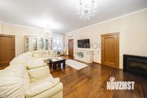 3-к квартира, вторичка, 101м2, 1/4 этаж