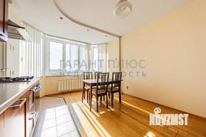 2-к квартира, вторичка, 70м2, 9/10 этаж