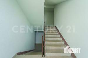 2-к квартира, вторичка, 63м2, 1/3 этаж