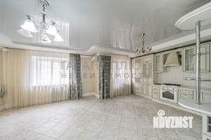 3-к квартира, вторичка, 106м2, 2/5 этаж
