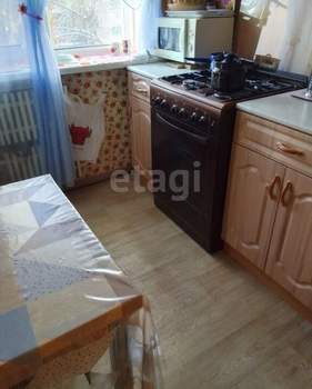 3-к квартира, вторичка, 64м2, 1/10 этаж