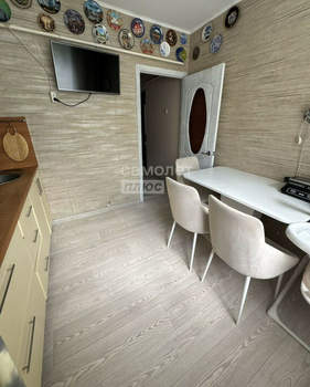 2-к квартира, вторичка, 52м2, 1/10 этаж