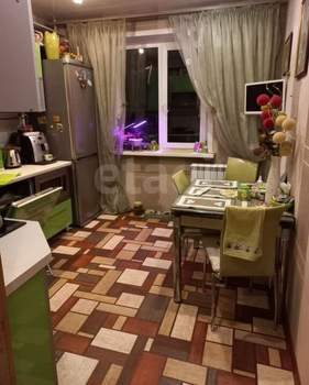 3-к квартира, вторичка, 64м2, 4/10 этаж