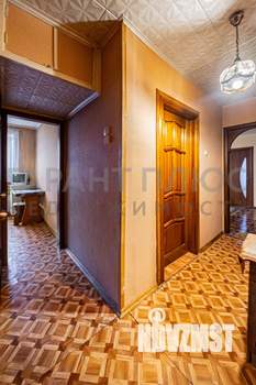 4-к квартира, вторичка, 61м2, 5/5 этаж