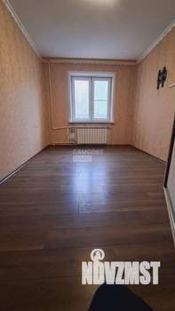 3-к квартира, вторичка, 64м2, 1/10 этаж