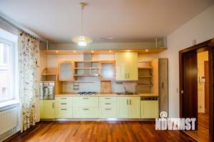 4-к квартира, вторичка, 143м2, 4/6 этаж